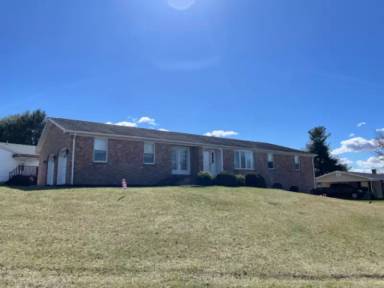 Main picture of 210 Della Ln