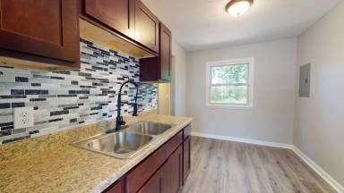 Main picture of 4460 W 139th St