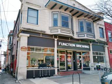 Main picture of 110 1/2 E 6th St