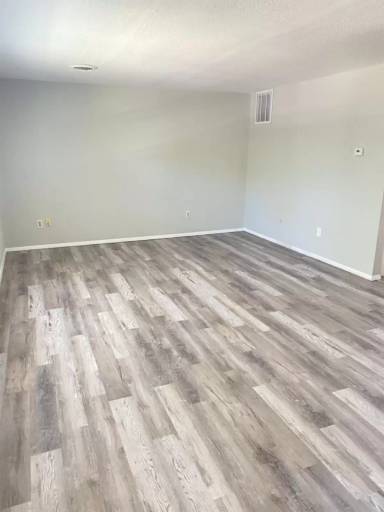 Main picture of 705 Hollycrest Dr