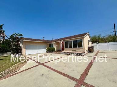 Main picture of 811 Drake Ave