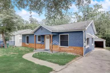Main picture of 132 Nelson Ave
