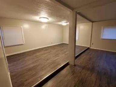Main picture of 2047 N Green Rd