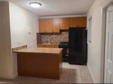 Main picture of 240 SW 23rd St