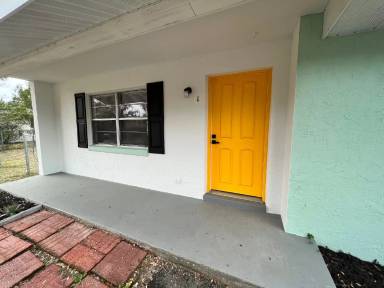 Main picture of 703 W Dampier St
