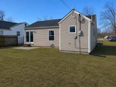 Main picture of 237 Nadine St
