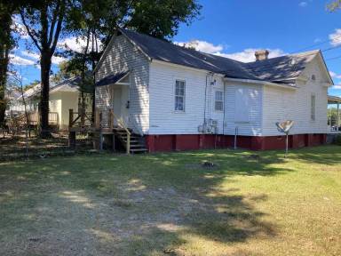 Main picture of 1318 Rhodes St