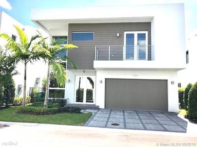 Main picture of 9850 NW 74th Ter
