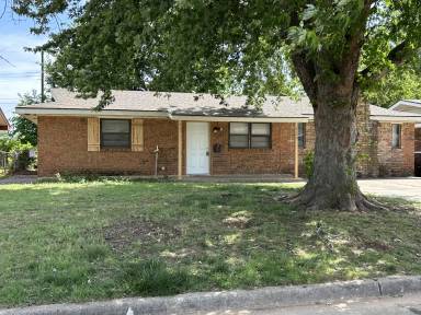 Main picture of 8300 NW 38th St