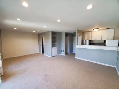 Main picture of 930 Peninsula Ave