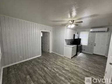 Main picture of 150 N Cleveland Park Dr