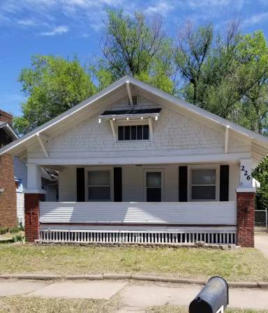 Main picture of 226 N College Ave