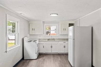 Main picture of 33 Sophia Dr