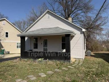 Main picture of 123 W Thornton Ave