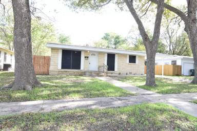 Main picture of 1825 S 39th St