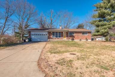 Main picture of 8 Forest Knoll Dr