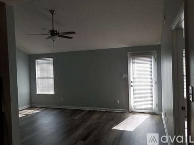 Main picture of 8070 Stablegate Way