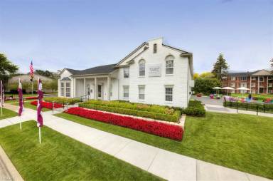 Main picture of Woodbury Gardens Apartments & Townhomes