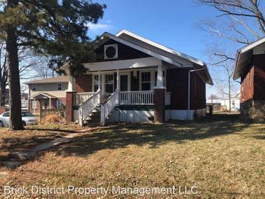 Main picture of 303 Saint Joseph St