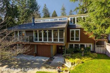 Main picture of 915 109th Ave SE