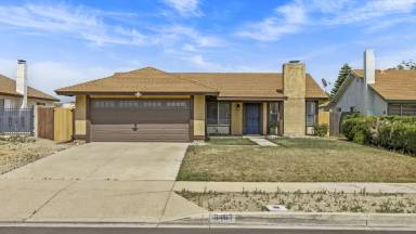 Main picture of 8469 Comet St
