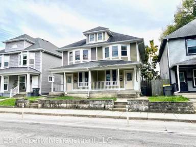 Main picture of 1425 E New York St