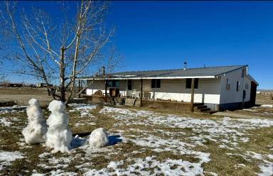 Main picture of 19 Sandy Ln