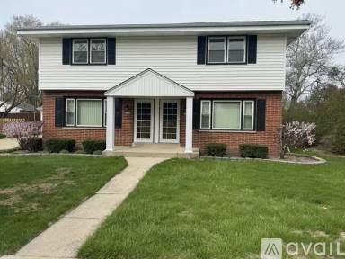 Main picture of 6055 N 112th St