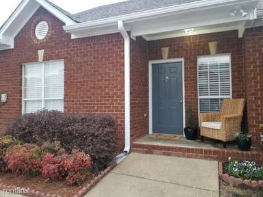 Main picture of 520 Treymoor Lake Cir