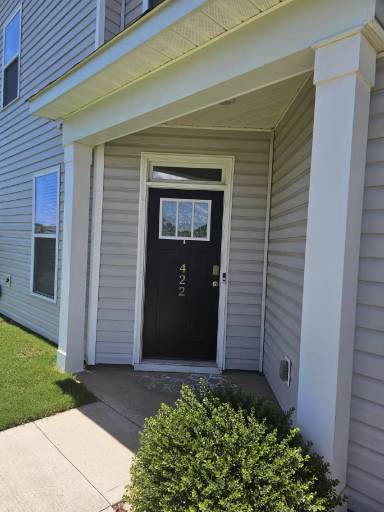 Main picture of 422 Yellow Fox Rd