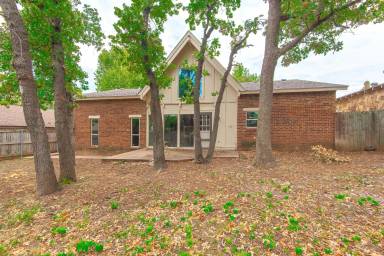 Main picture of 3816 NE 142nd Cir