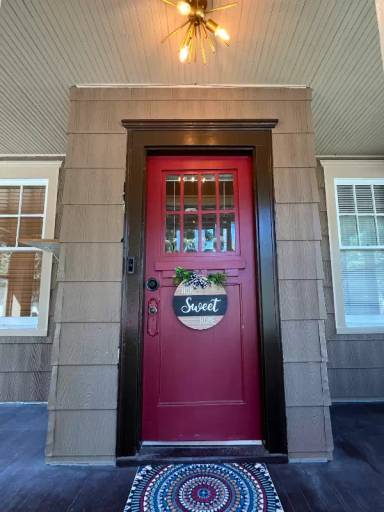 Main picture of 828 S 49th St