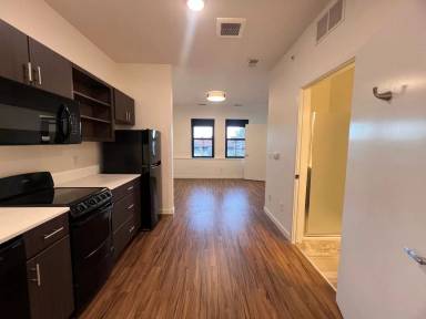 Main picture of 1555 Wealthy St SE