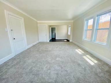 Main picture of 215 S Monroe Ave