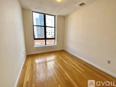 Main picture of 81 Essex St