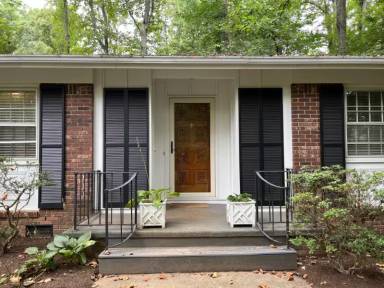Main picture of 35 Ferncliff Dr