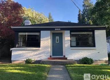Main picture of 3013 NE 95th St