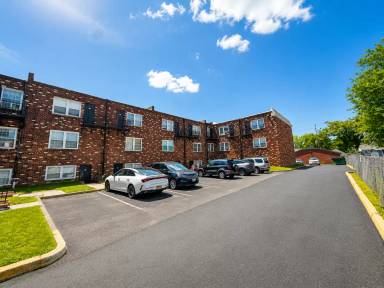 Main picture of 327 E Browning Rd