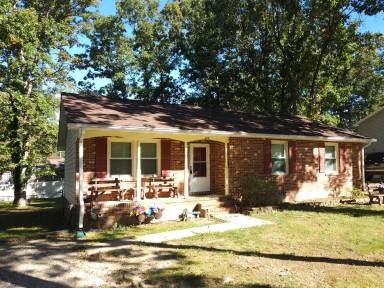 Main picture of 303 Azalia Dr