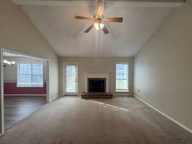 Main picture of 4020 Stratford Cir