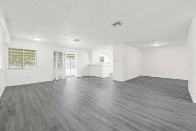Main picture of 1231 Country Ln