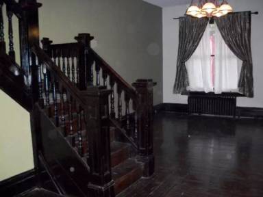 Main picture of 2044 Green St