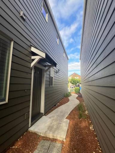 Main picture of 2625 NE 130th Ct