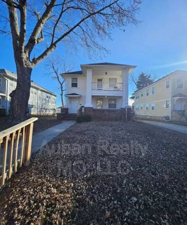 Main picture of 5405 Harrison St