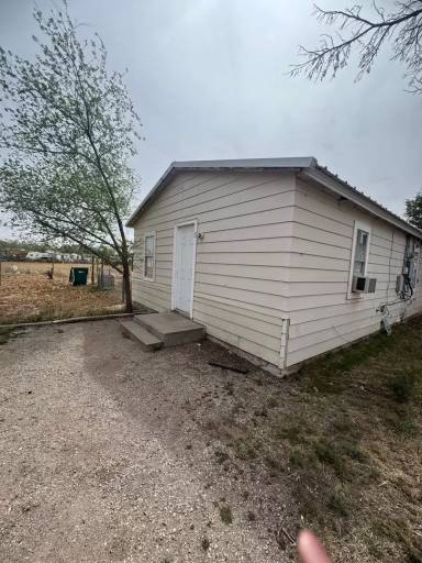 Main picture of 500 E Stanolind Rd