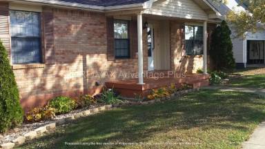 Main picture of 3006 S Woodland Dr