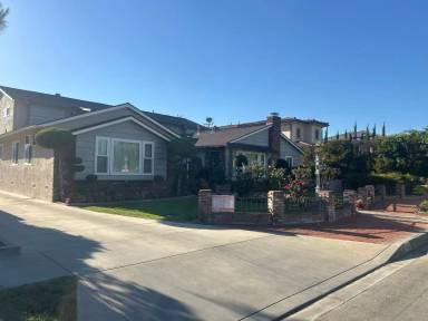 Main picture of 2619 Greenfield Ave