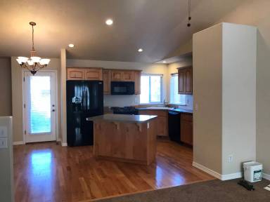 Main picture of 1843 NW Jackpine Ave