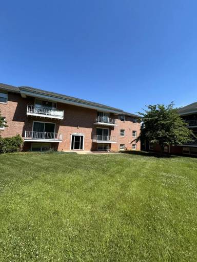Main picture of 103 N Edgewood Dr
