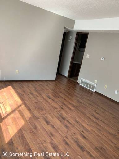 Main picture of 1250 Meadow Ln